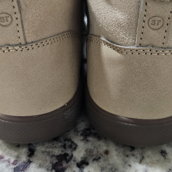 .SR BReNNON - Picture 2 of 7